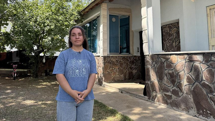 YKS Türkiye 328'incisi, Muş 1'incisi Reyhan Özcan, Koç Üniversitesi'ni Tam Burslu Kazandı