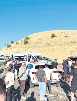 Yollar Kan Gölü: 11 Ölü