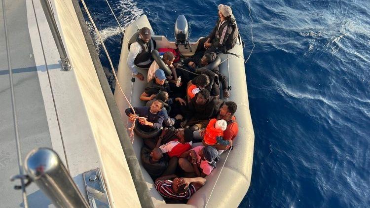 Yunanistan’ın Sınırı Aşan Düzensiz Göçmenlere Yönelik Müdahalesi