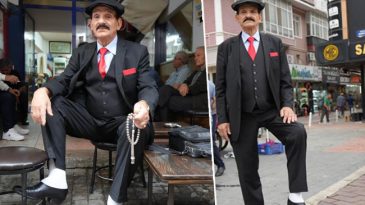 'Y&uuml;r&uuml;yen &Ccedil;arşamba' G&ouml;renlerin İlgi Odağı Oluyor! 50 Yıldır Bu Şekilde Geziyor: Kimseye Bir &Ouml;zentim Yok