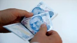1 Milyon 430 Bin Lira Dolandırılan Kadın
