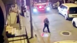 5 Katlı Binanın Giriş Katında Yangın: &Uuml;st Katta Mahsur Kalan 3 Kişi Kurtarıldı