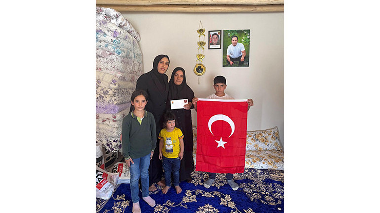 Şafak'ın Kabrini Ziyaret