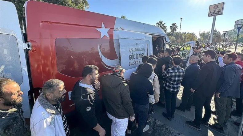 7 Bin 62 Göçmen Kaçakçısı Yakalandı
