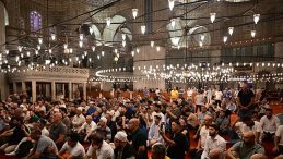 81 İlde Eller Semaya Kalktı! Mevlit Kandili Dualarla İdrak Edildi