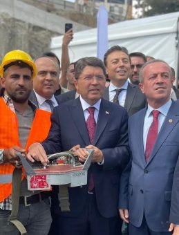 Adalet Bakanı Yılmaz Tunç Hakkari'yi Ziyaret Etti