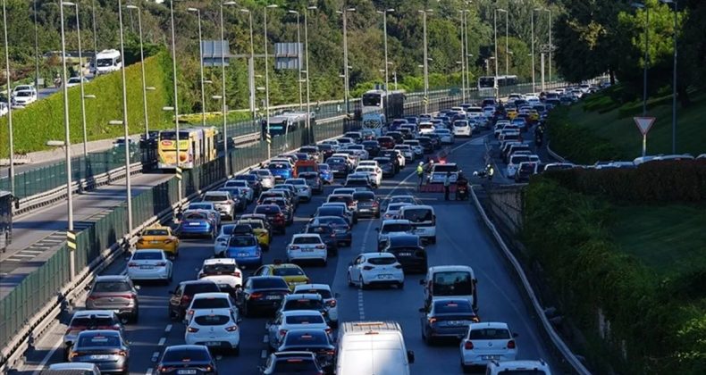 Ağustos'ta 215 Bini Aşan Taşıtın Trafiğe Kaydı Gerçekleşti