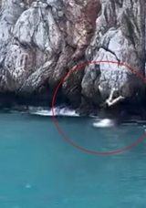 Alanya'da Denize Cesur Atlama: Anlar Kameraya Yansıdı!