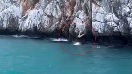 Alanya'da Denize Cesur Atlama: Anlar Kameraya Yansıdı!