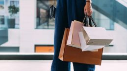 Alışveriş Keyfi mi, Bağımlılık mı? Psikiyatrik Sonu&ccedil;ları &Uuml;zerine Dikkat!