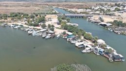 Antalya’da Kaçak Konteynerler Yıkılıyor