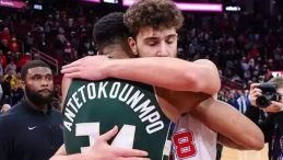 Antetokounmpo Özür Diledi! Alperen'le Ortak Paylaşım