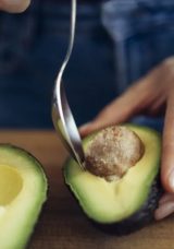 Avokado Nasıl Saklanır? Kesildikten Sonra Yarım Avokado Kararmaması İ&ccedil;in Ne Yapılmalı?