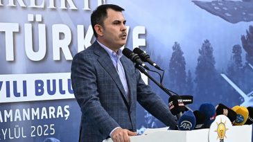 Bakan Kurum: "Onlar Konuşuyor, Biz Eser &Uuml;retiyoruz"