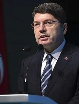 Bakan Tunç Hakkari’de konuştu: Terörsüz Türkiye sürecini sabote etmek isteyenlere fırsat vermeyeceğiz