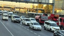 Bayrampaşa-Maltepe Metrobüs Durağı’nda Metrobüste Yangın Paniği
