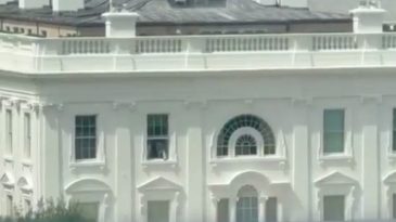 Beyaz Saray&rsquo;da Şaşkınlık Yaratan Anlar: Trump Olaylı Videoya İtiraz Etti