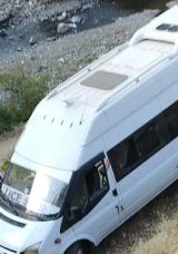Bing&ouml;l'de Minib&uuml;s Şarampole Devrildi: 7 Kişi Yaralandı