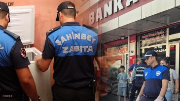 Bir de Kendilerine 'Banka' İsminde Bulunmuşlar | Rezil G&ouml;r&uuml;nt&uuml;ye Bakandan Tepki
