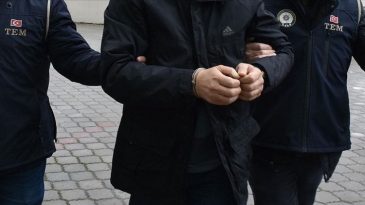 Bir kişinin &ouml;l&uuml;m&uuml;ne neden olan ağır ceza mahkemesi hakimi tutuklandı