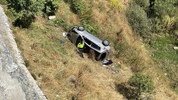Bitlis'te Araç Uçurumdan Aşağı Düştü: 1'i Ağır, 2 Yaralı