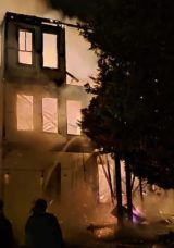Bolu'da T&uuml;yler &Uuml;rperten Yangın: Tarihi Konağın K&uuml;lleriyle Kaldı!