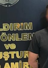 Bursa'da Kahvehanede Yakalanan Şahıs, Tuvalete Attığı Uyuşturucu ile Ele Ge&ccedil;irildi!