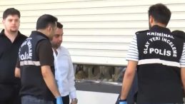 Cadde &Uuml;zerindeki Kuyumcuyu Balyozla G&uuml;nd&uuml;z Soyma Girişimi