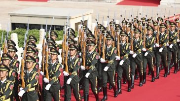 &Ccedil;in'den G&uuml;&ccedil; G&ouml;sterisi: Trump'tan Sakin Bir Yanıt! 'Bize Karşı Meydan Okumuyorlar'