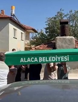 Çorum'da Üzücü Olay: Balkondan Düşen Adam Hayatını Kaybetti!