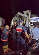 &Ccedil;orum&rsquo;da Kamyon, Tıra &Ccedil;arptı: 1 Ağır Yaralı!