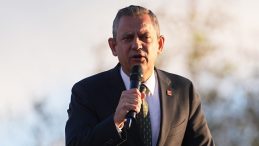 CHP Genel Başkanı Özgür Özel, partisinin İstanbul İl Başkanlığında konuştu