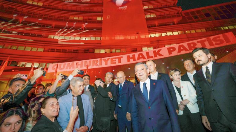 CHP’de Kurultay Süreci Devam Ediyor