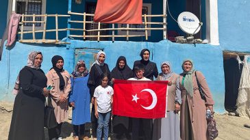 Cumhurbaşkanı Erdoğan'ın Ter&ouml;rs&uuml;z T&uuml;rkiye Mektubu Van'daki Şehit Ailesine Ulaştı
