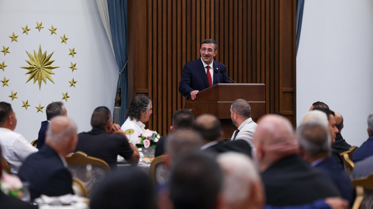 Cumhurbaşkanı Yardımcısı Cevdet Yılmaz KKTC'den Gelen Muhtarları Kabul Etti
