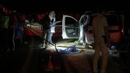 Dehşet verici olay! 4 kişi otomobilde yaşamını yitirdi
