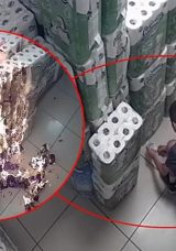 Devlet M&uuml;dahale Etti: Marketteki Kağıt Havluları Ateşe Veren &Ccedil;ocukla İlgili Yeni Bilgiler!
