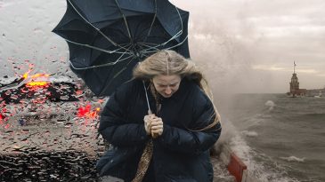 Dikkat! Meteoroloji B&ouml;lge B&ouml;lge Uyardı: Kuvvetli Yağış, Fırtına ve Toz Taşınımı Geliyor