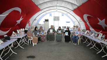 Diyarbakır Annelerinin Evlat N&ouml;beti 7. Yılında… 'S&uuml;re&ccedil;ten Dolayı Umutluyuz'