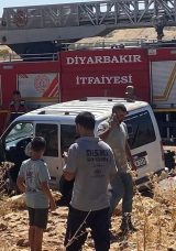 Diyarbakır'da &Uuml;z&uuml;c&uuml; Bir Olay: 15 Yaşındaki Zeynep T&uuml;z&uuml;n Hayatını Kaybetti