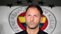 Domenico Tedesco: "Bazen 1 kişi fazla oynamak o kadar da kolay değildir"