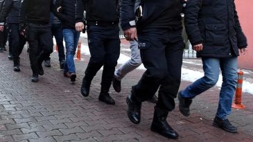 Edirne'de Yurt Dışına Ka&ccedil;maya &Ccedil;alışan 3 FET&Ouml; &Uuml;yesi Yakalandı