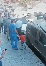 Elazığ&rsquo;da İki &Ccedil;ocuğa ve Ağabeylerine Saldırı: Ara&ccedil;tan İnen 5 Kişi İle Kavga