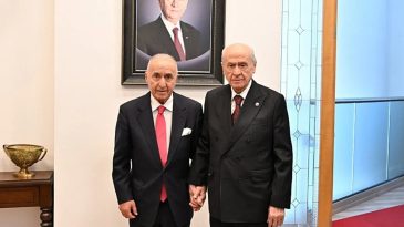 Eski CHP Genel Başkanı &Ccedil;etin, MHP Lideri Bah&ccedil;eli'yi Ziyaret Etti