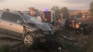 Feci Kaza: Eski Belediye Başkanı Hayatını Kaybetti, Eşi Yaralandı