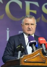 Gen&ccedil;lik ve Spor Bakanı Osman Aşkın Bak'tan KYK A&ccedil;ıklaması: 1 Milyon Yatak Kapasitesine Ulaştık
