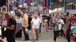 Gurbetçilerin dönüşüyle hareketlilik başladı | Komşu ülkeden alışveriş için akın akın geliyorlar