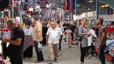 Gurbet&ccedil;ilerin d&ouml;n&uuml;ş&uuml;yle hareketlilik başladı | Komşu &uuml;lkeden alışveriş i&ccedil;in akın akın geliyorlar