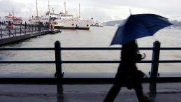 Hafta Sonu Hava Durumu: İstanbul'da Yağmur Bekleniyor Mu? Meteoroloji 12 İlde Sağanak Uyardı!