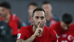 Hakan Çalhanoğlu: "Burası milli takım, burada öyle bir şey yok"